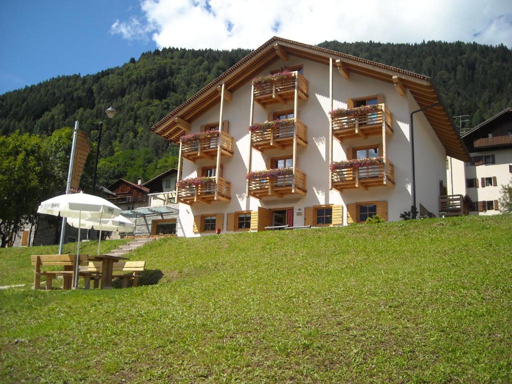 Dolomiti Lodge Villa Gaia Valle di Cadore Exterior foto